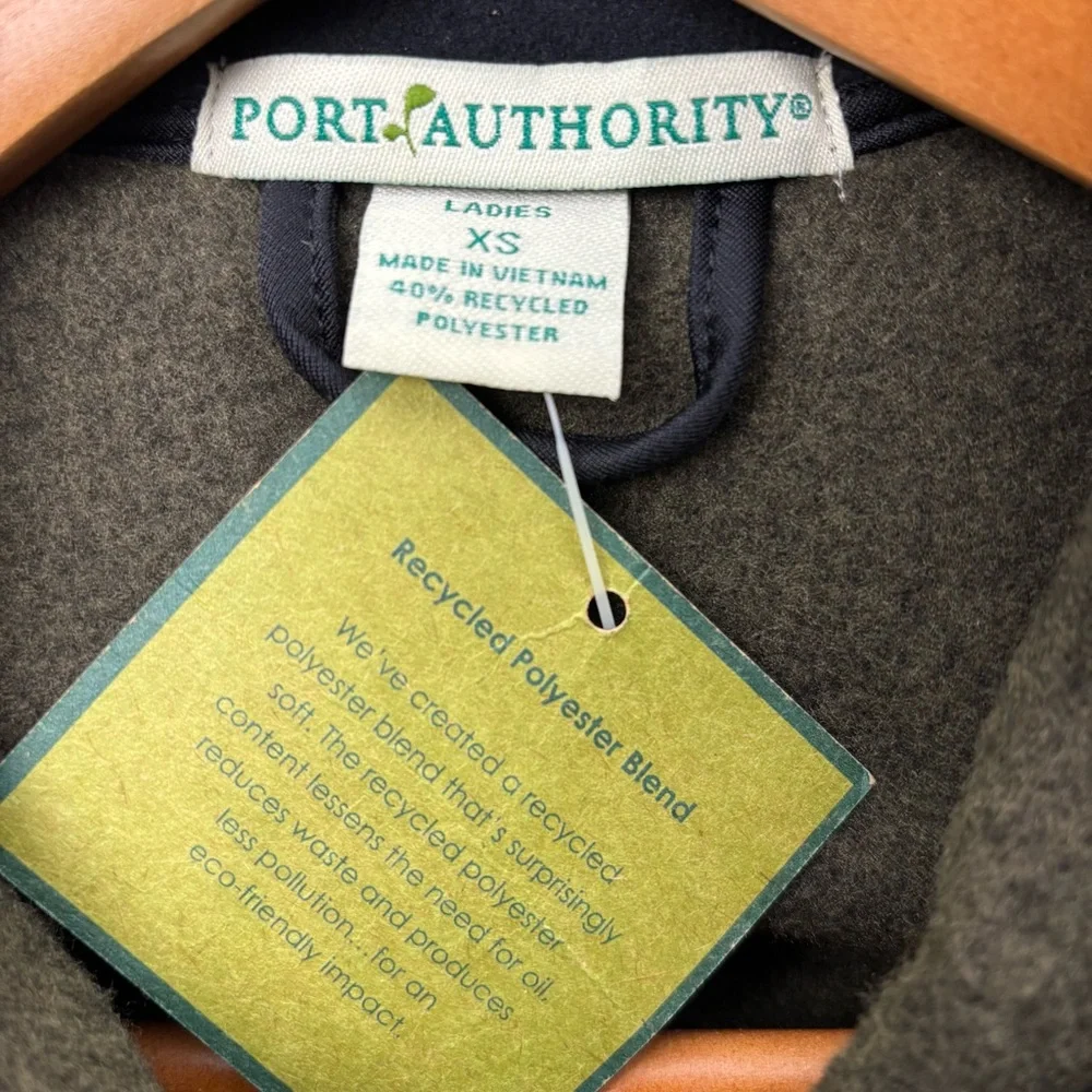 NWT Women’s Olive Green Fleece Vest zip up Jacket, layering Fall/winter, Size XS - Picture 3 of 8